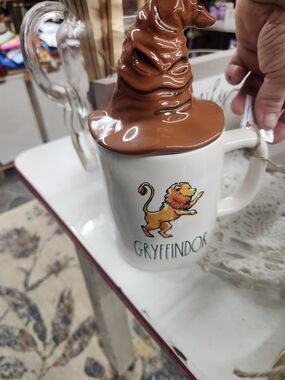 Gryffindor Lion Mug with Sorting Hat Lid - Brown & White
